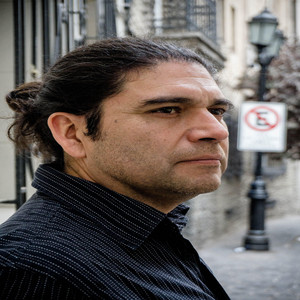 GUILLERMO RIVEROS: Escena