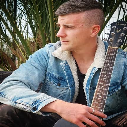 AAZETA: Me Vuelves Loco