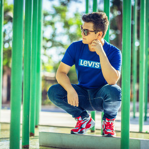NICOLAS GONZALEZ: Muévete