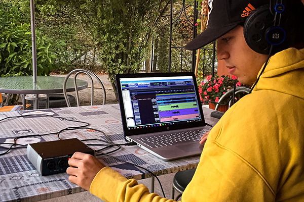 Músico Chileno:EFE RIVAZ musicartes.cl - Músico Chileno: EFE RIVAZ