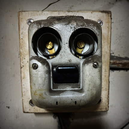 ALUZA FROIDZ: Hocico Roto