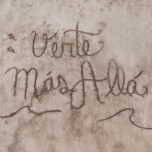 LA WHITE LATINA: Verte Mas Allá